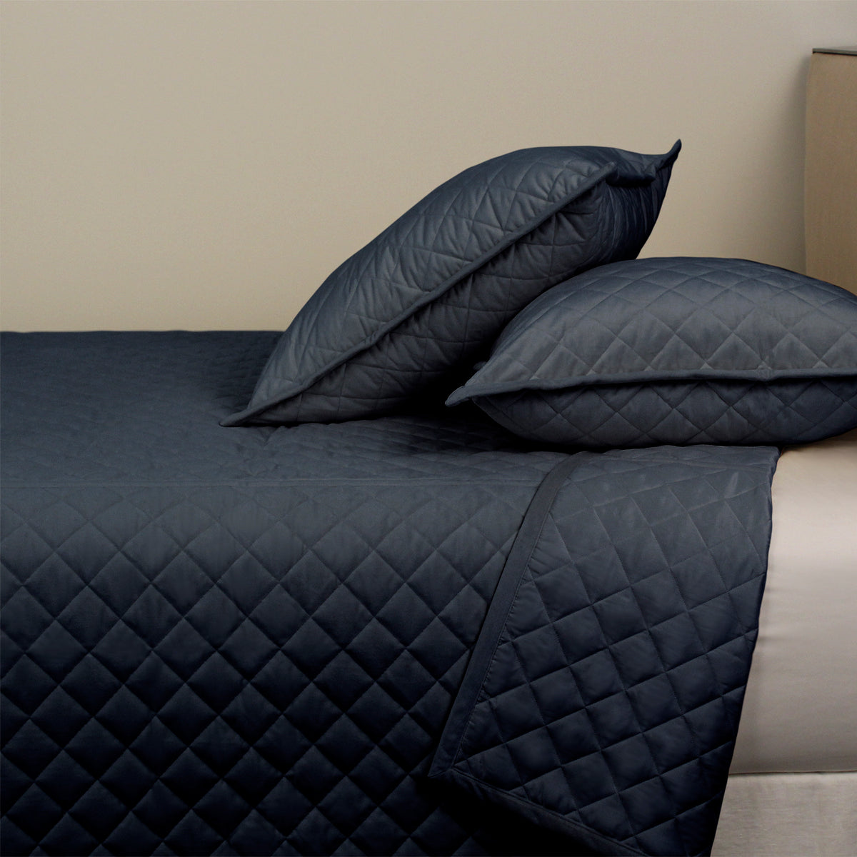 Luxurious Reversible Velvet Coverlet Set with Shams, Navy Twin size, Twin  size - Harris Teeter